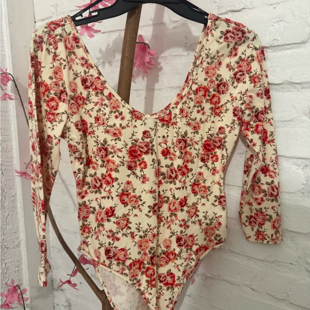 Forever 21 Cream Floral Scoop Neck Long Sleeve Bodysuit